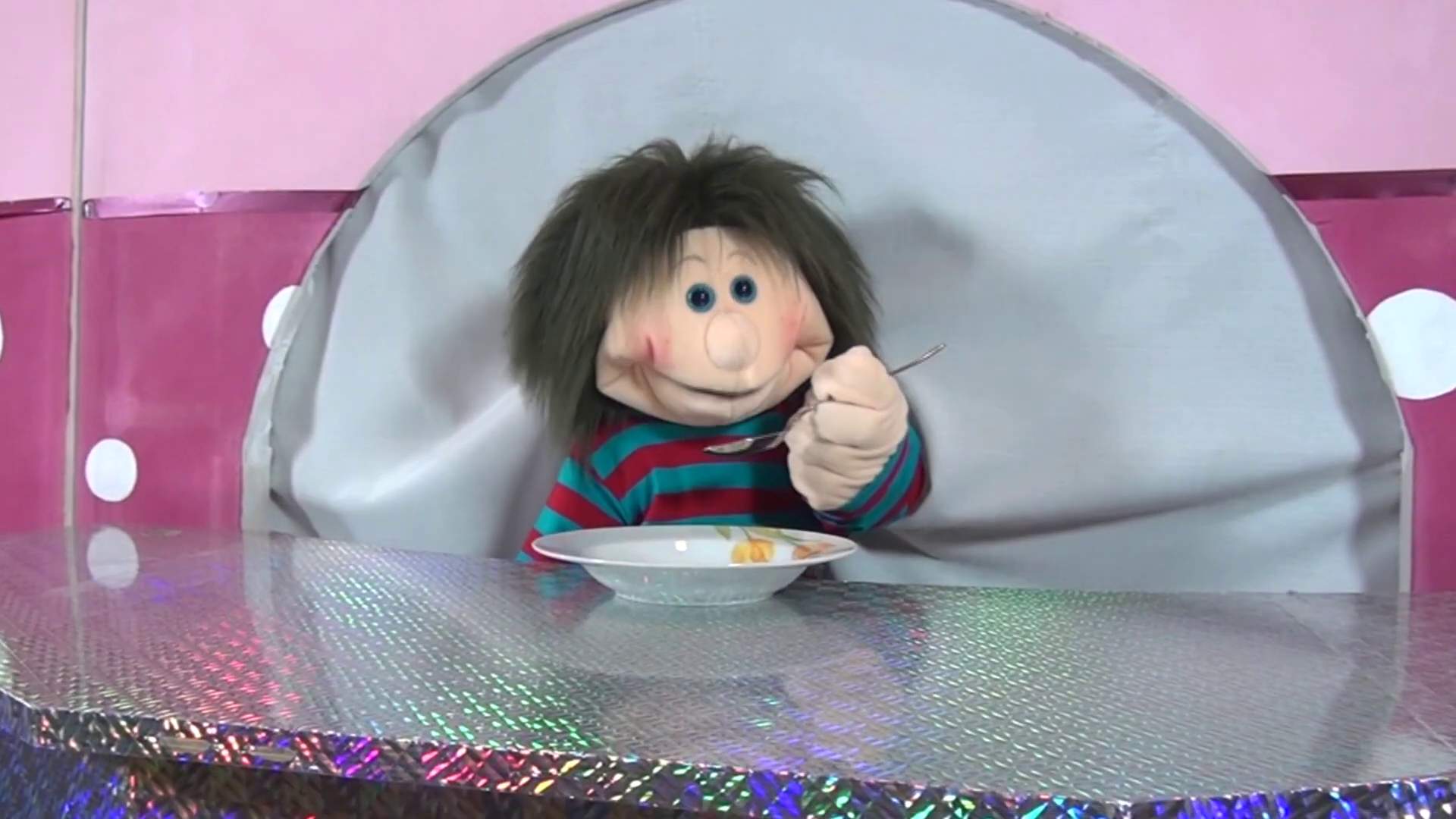 Living Puppets hand puppet Chrischi Demo