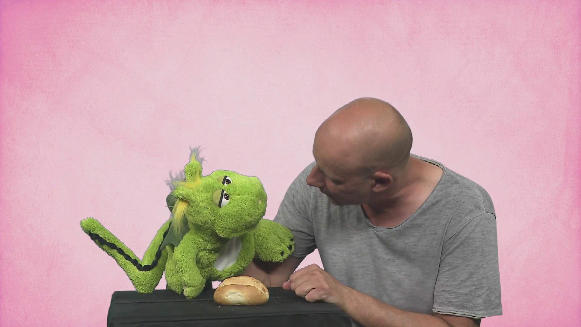 Felipe Puppet Living Puppets hand puppet Filippo the dragon