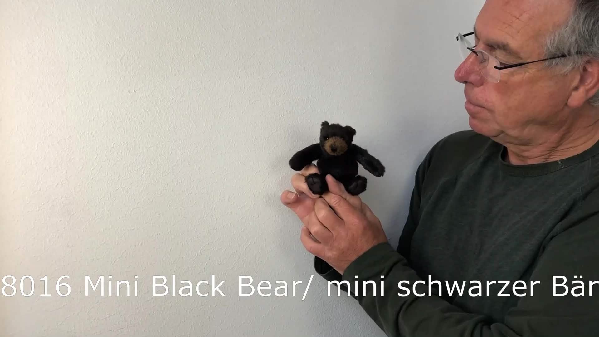 Folkmanis Mini Sitting Bear Finger Puppet Demo