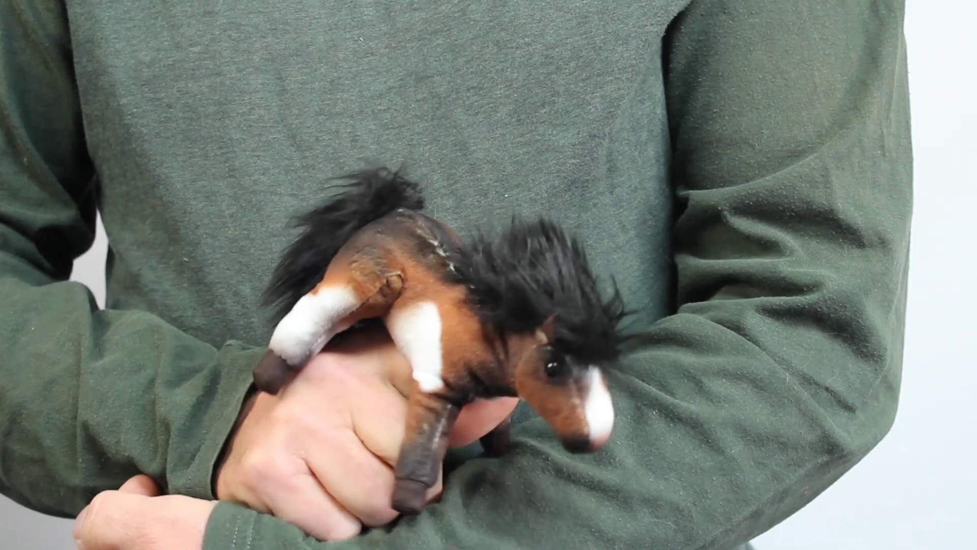 Folkmanis Mini Paint Horse Finger Puppet Demo