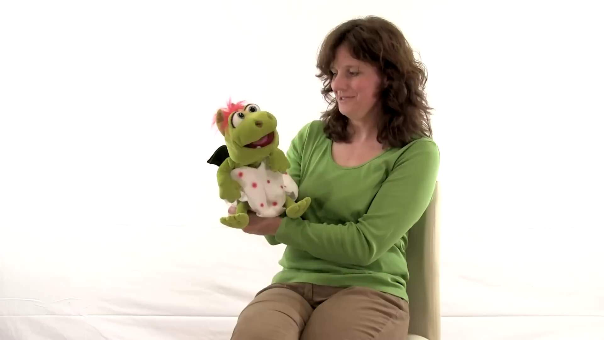 Living Puppets hand puppet Gregor the dragon in the egg Demo