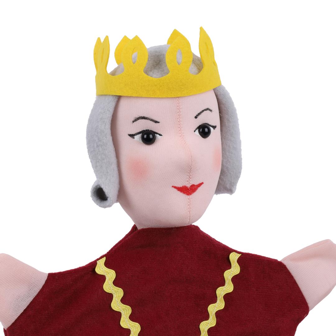 Queen hand puppet by munabo, close-up of the face with grey curled hair and the yellow crown.