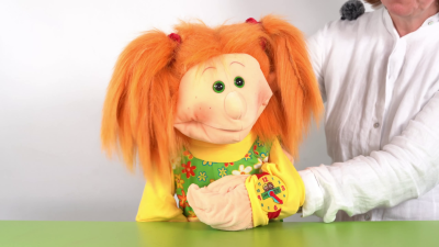 Living Puppets hand puppet Marleen Demo