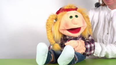 Living Puppets hand puppet Katie Kickflip Demo