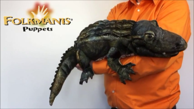 Folkmanis American Alligator Hand Puppet Demo 2